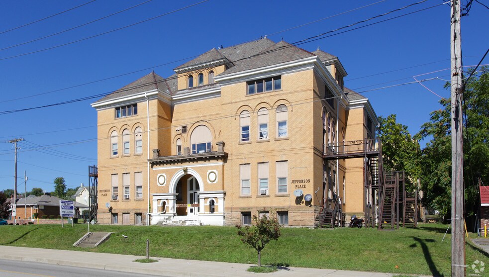 More Photos Of 1090 Jefferson Ave, Washington Apartments For Sale