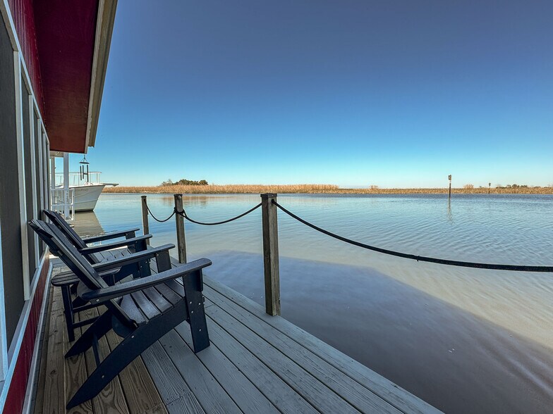 More Photos Of 309 Water St, Apalachicola Marina For Sale