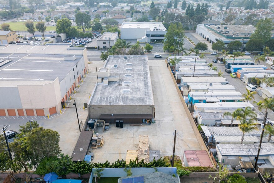 More Photos Of 20608 Earl St, Torrance Warehouse For Lease