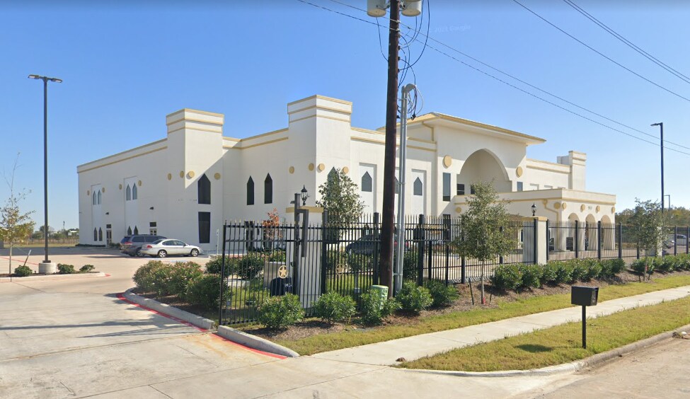 More Photos Of 951 Tristar Dr, Webster Office For Lease