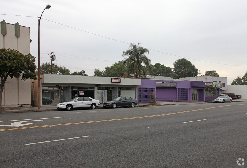 More Photos Of 1607-1619 1/2 Victory Blvd, Glendale Storefront Retail Residential For Sale