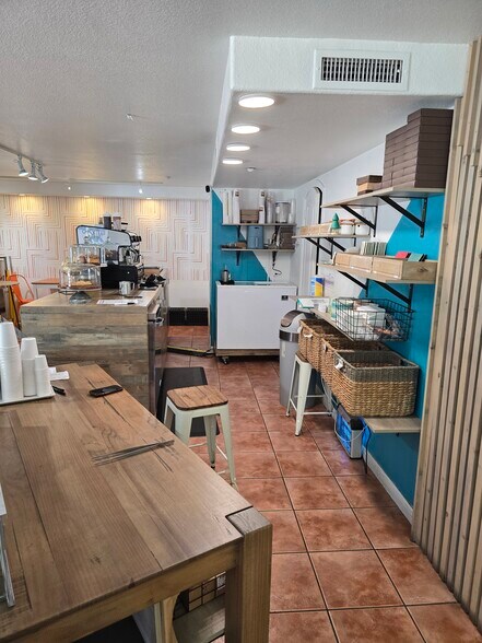More Photos Of 1501 India St, San Diego Apartments For Lease