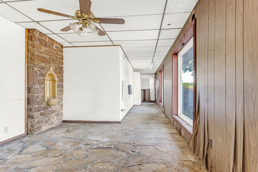 More Photos Of 11944 NE 23rd St, Choctaw Auto Repair For Sale