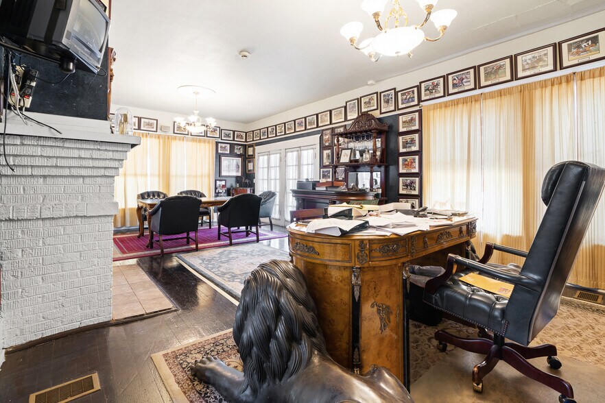 More Photos Of 1902 W Cass St, Tampa Office For Sale