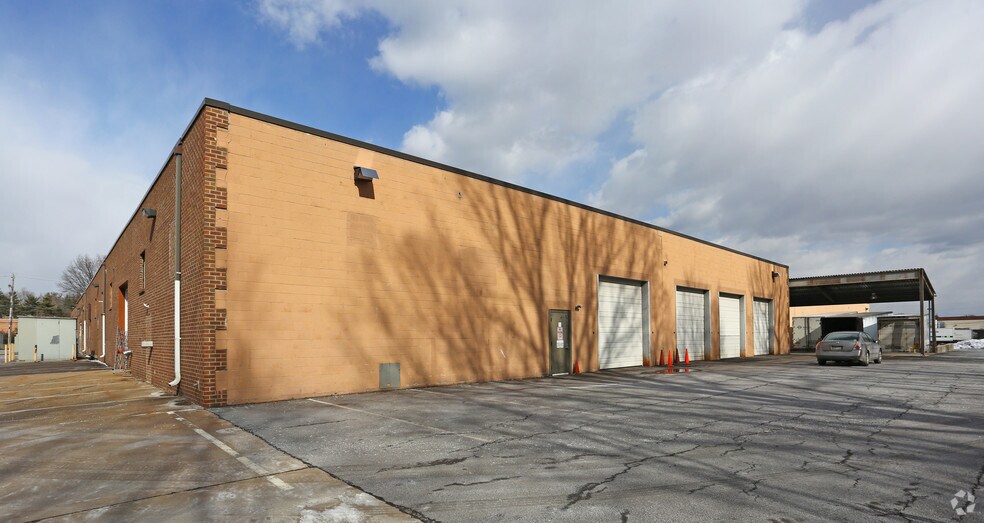 Primary Photo Of 1120 Industrial Blvd, Southampton Warehouse For Lease