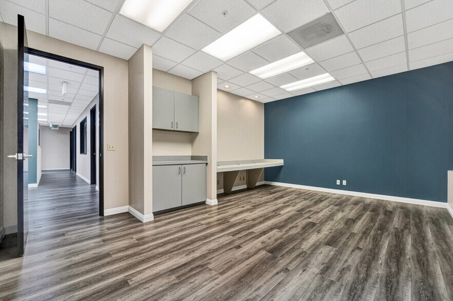 More Photos Of 28 Hammond, Irvine Warehouse For Sale