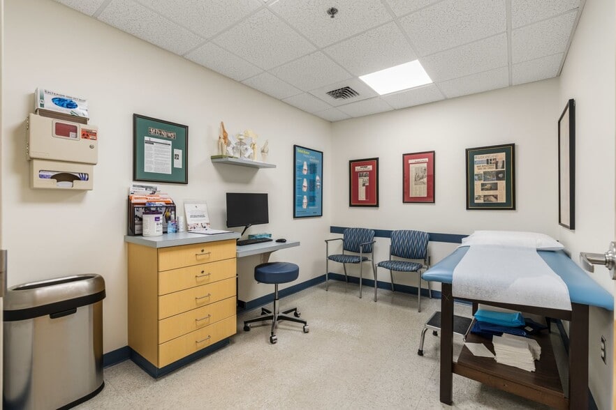More Photos Of 95 Tremont St, Duxbury Medical For Sale