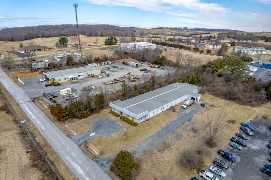 More Photos Of 52 Mid Valley Ln, Verona Warehouse For Lease