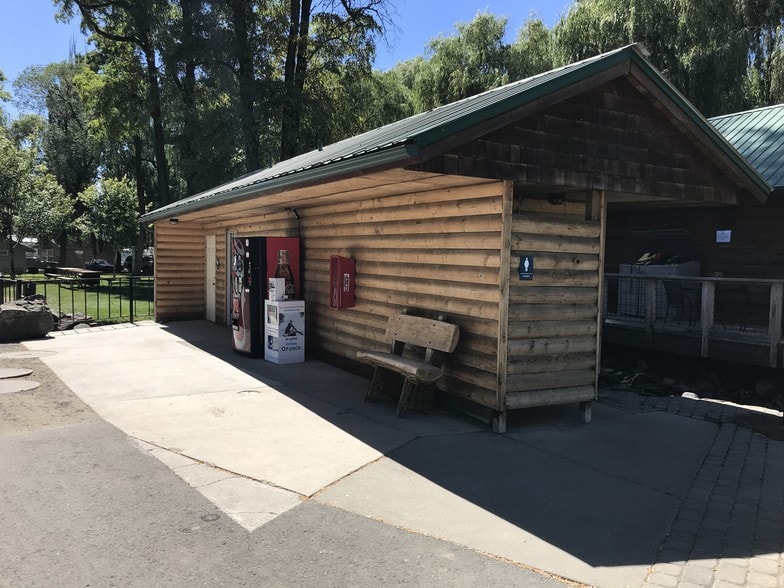 More Photos Of 18617 W Williams Lake Rd, Cheney Trailer Camper Park For Lease