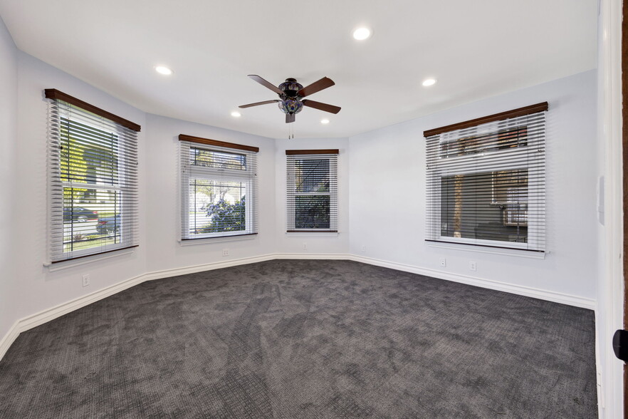 More Photos Of 620 W Foothill Blvd, Monrovia Office For Sale