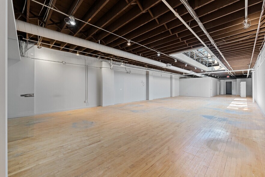 More Photos Of 170 Bedford Rd, Toronto Unknown For Lease