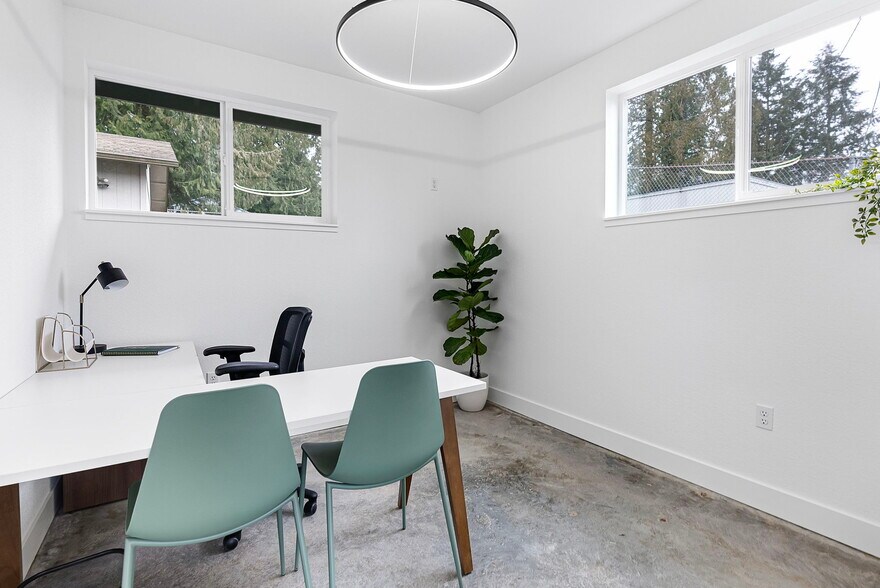 More Photos Of 3121 Chico Way NW, Bremerton Office For Lease