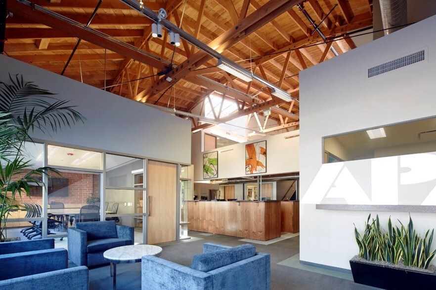 More Photos Of 405 S Beverly Dr, Beverly Hills Loft Creative Space For Lease