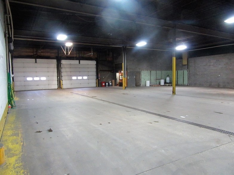 More Photos Of 1608 Dove St, Port Huron Warehouse For Sale