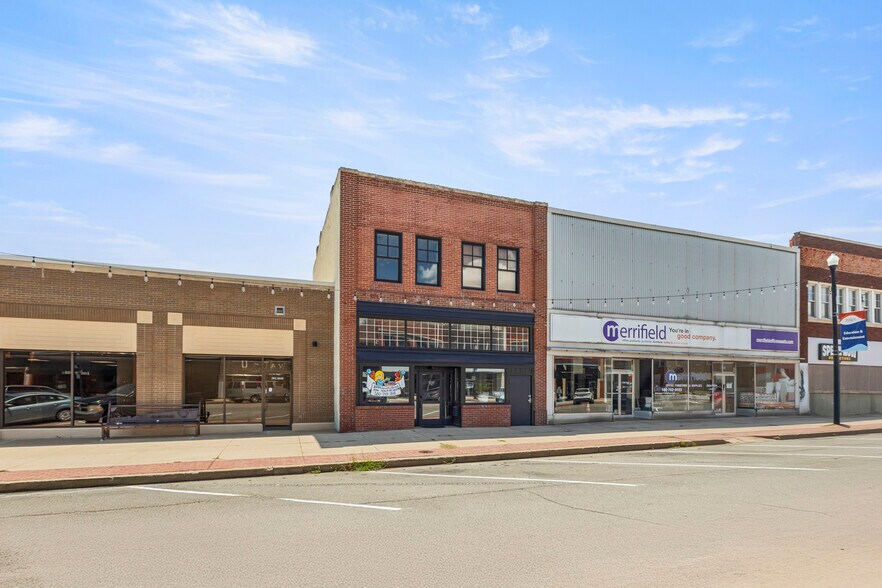 More Photos Of 210 E Grand Ave, Ponca City Office For Sale
