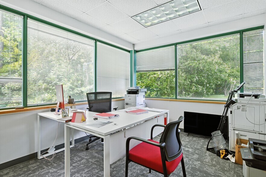 More Photos Of 3 Northwestern Dr, Bloomfield Medical For Lease