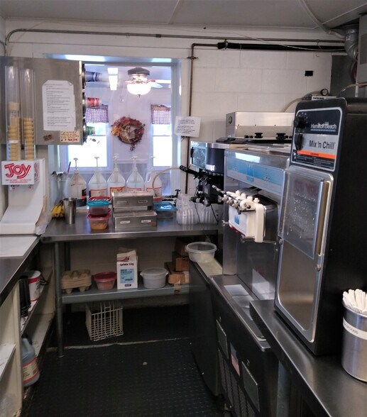 More Photos Of 811 W Findlay St, Carey Restaurant For Sale