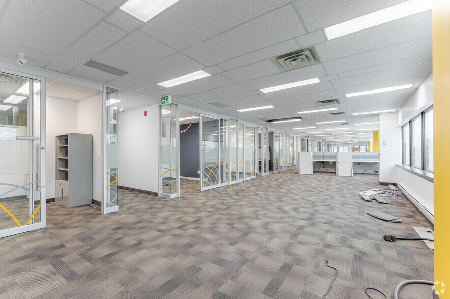 More Photos Of 2233 Argentia Rd, Mississauga Coworking Space