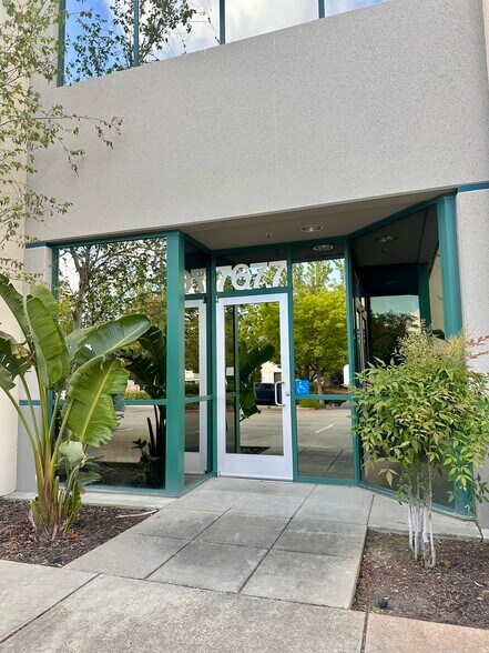 More Photos Of 7677 Hawthorne Ave, Livermore Light Distribution For Sale