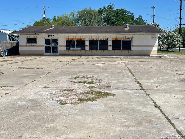 More Photos Of 1230 E Santa Gertrudis, Kingsville Freestanding For Sale