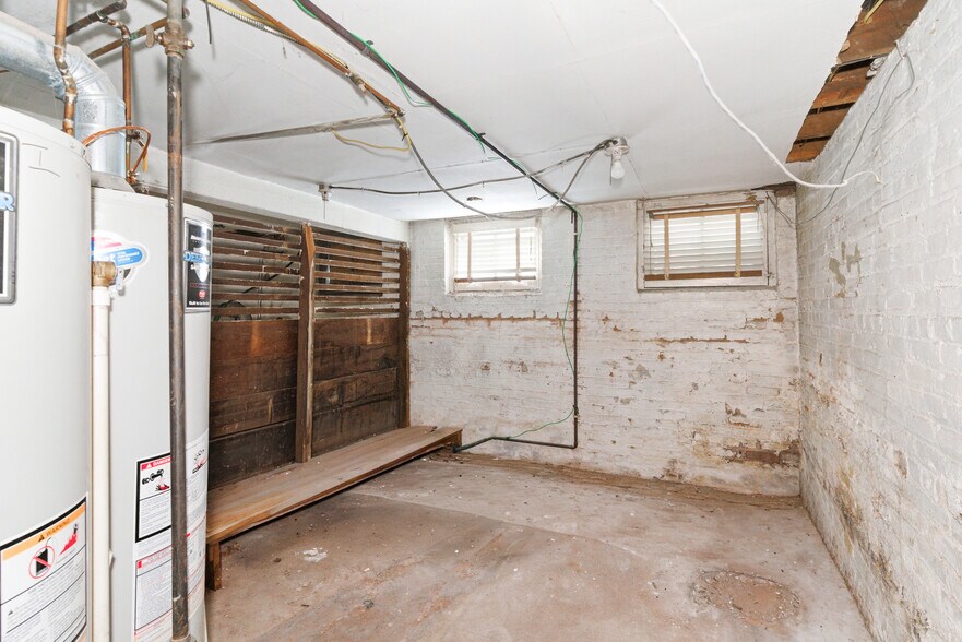More Photos Of 369 E Kinney St, Newark Apartments For Sale