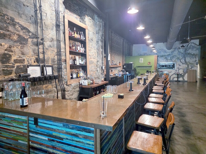 More Photos Of 425 N Main St, Hendersonville Restaurant For Sale