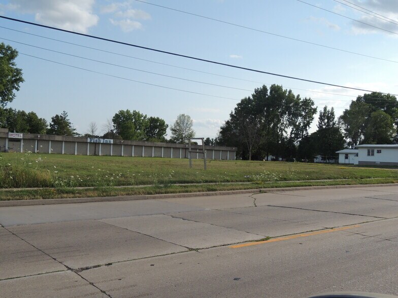 More Photos Of 1110 E Main St, Omro Land For Sale