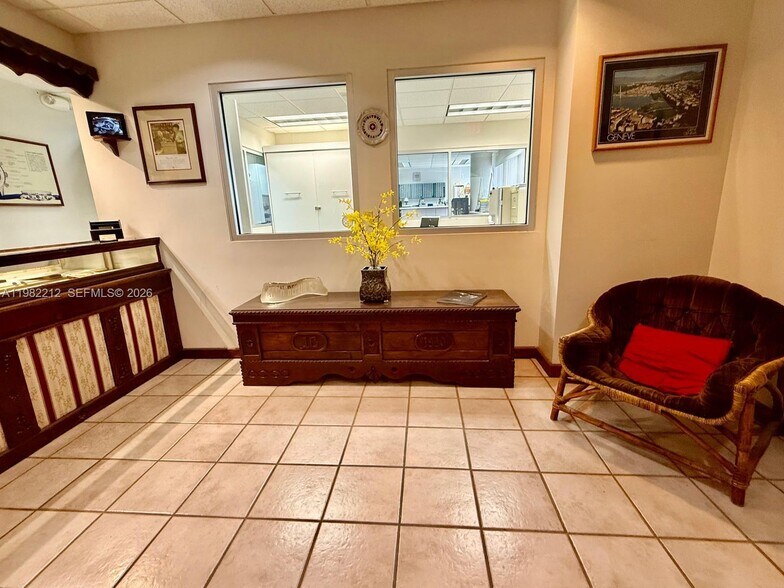More Photos Of 111 KANE CONCOURSE St, Bay Harbor Islands Office For Sale