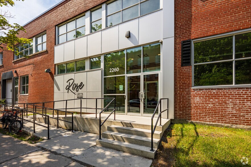 More Photos Of 2260 Av Aird, Montréal Light Distribution For Lease