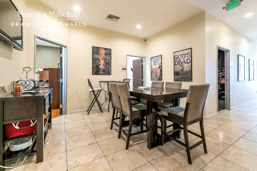 More Photos Of 2000 N Buena Vista St, Burbank Loft Creative Space For Sale