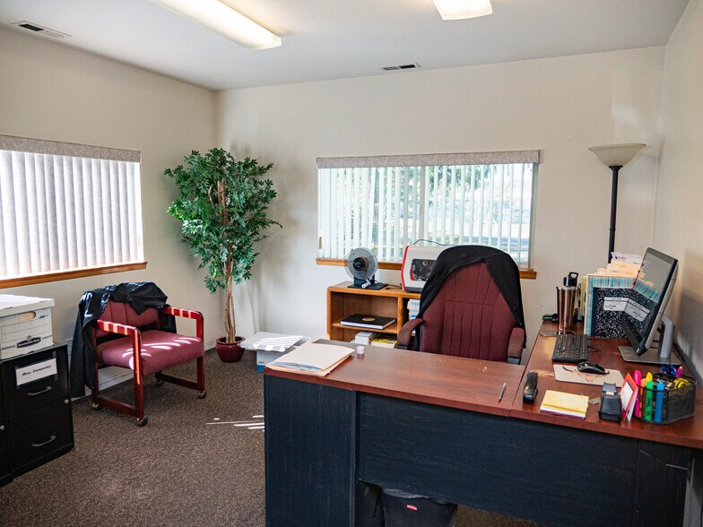 More Photos Of 1744 Main St, Sweet Home Warehouse For Sale