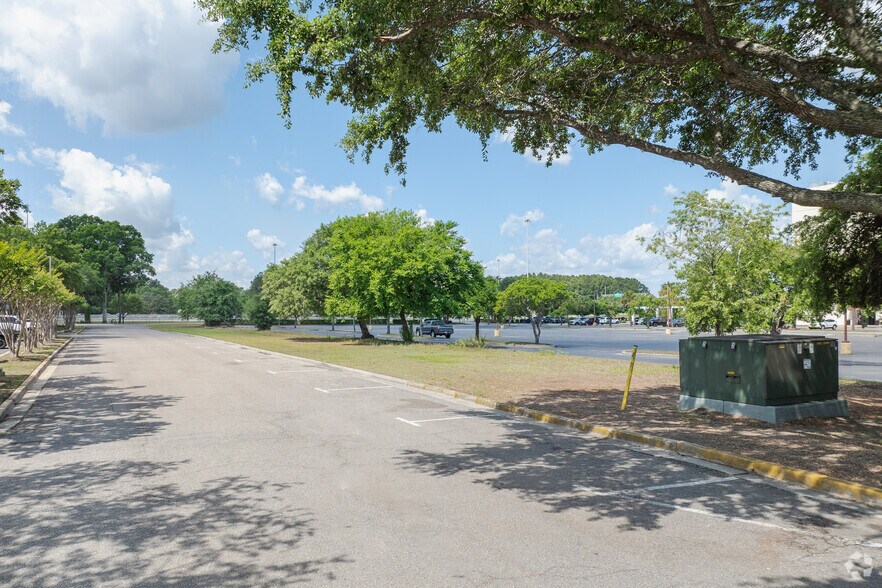 More Photos Of 4750-4760 Goer Dr, North Charleston Warehouse For Lease