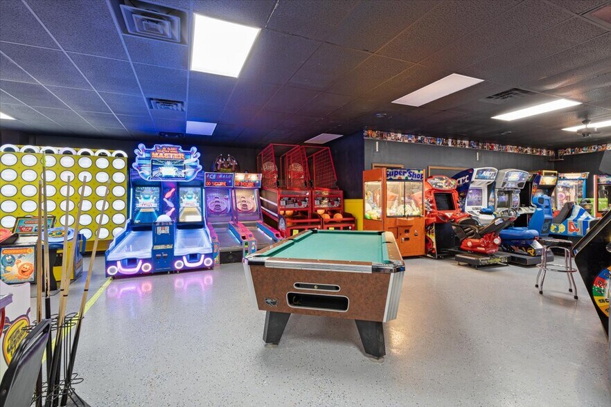 More Photos Of 1490 Highway 412 W, Siloam Springs Bowling Alley For Sale