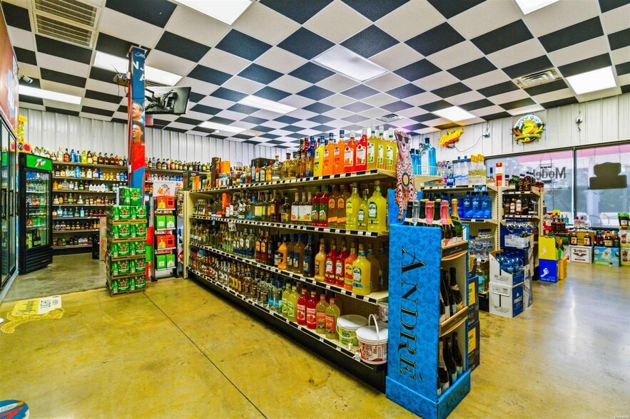 More Photos Of 1190 S Highway 59, Decatur Convenience Store For Sale