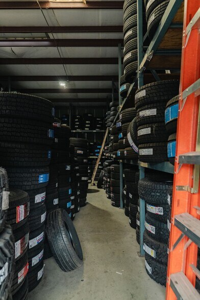 More Photos Of 6886 Santa Fe Dr, Winton Auto Repair For Sale