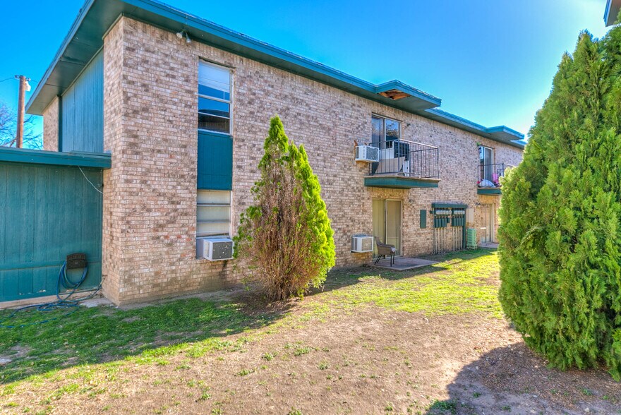 More Photos Of 1707-1717 Greenwood St, San Angelo Apartments For Sale