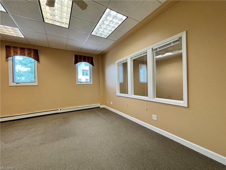 More Photos Of 3312 Lake Ave, Ashtabula Office For Sale