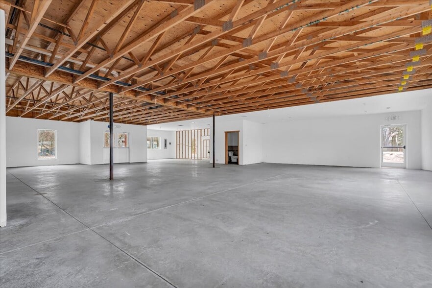 More Photos Of 4950 24th Ave, Fort Gratiot Medical For Sale