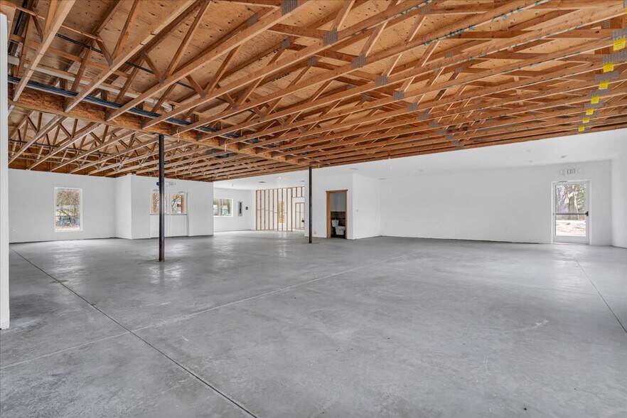 More Photos Of 4950 24th Ave, Fort Gratiot Medical For Sale