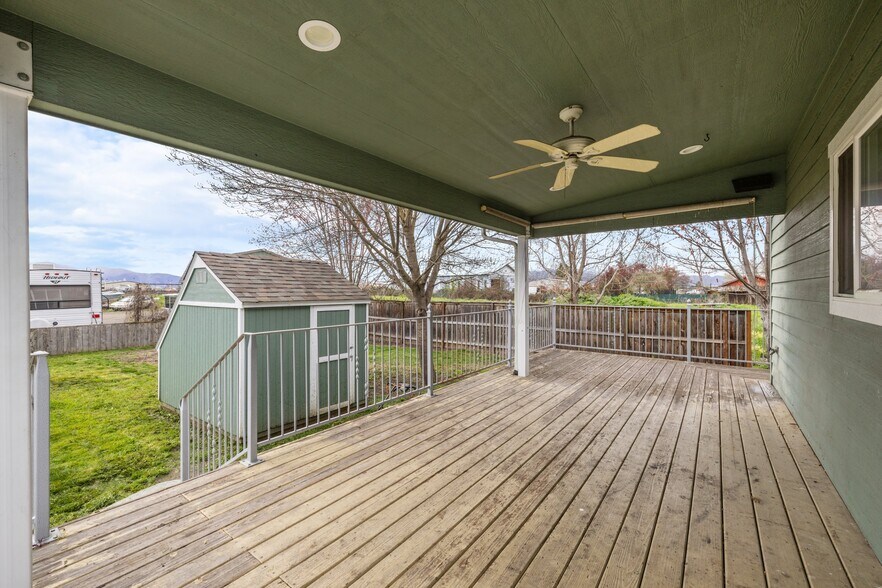 More Photos Of 802 E Vilas Rd, Medford Light Manufacturing For Sale