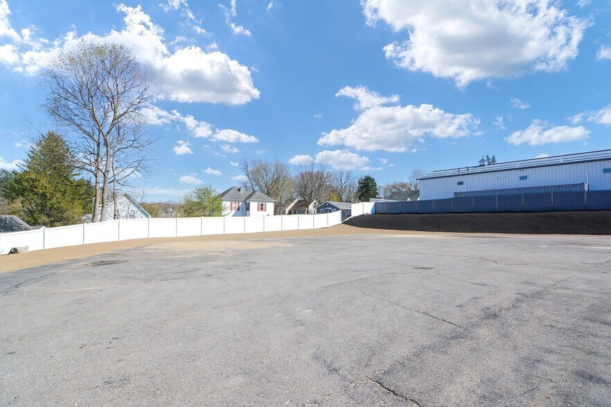 More Photos Of 995 Main St, Clinton Auto Dealership For Sale