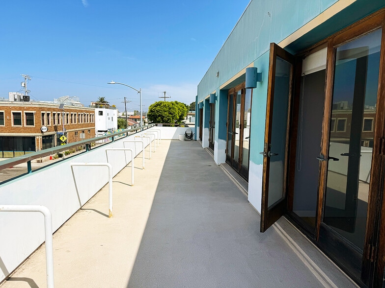 More Photos Of 100 Market St, Venice Office For Sale