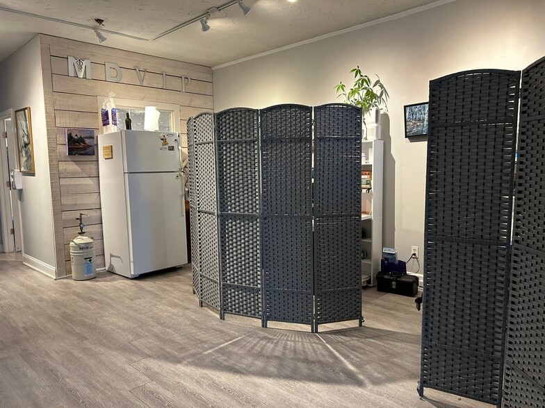 More Photos Of 11-15 Lexington Ave, Gloucester Storefront Retail Office For Lease