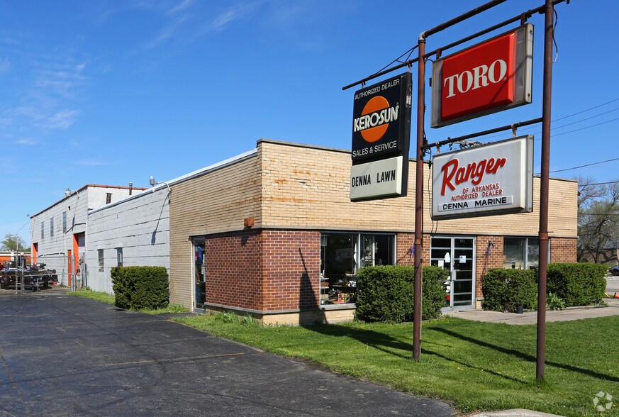 More Photos Of 560 N York Rd, Bensenville Showroom For Sale