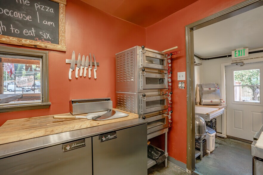 More Photos Of 4301 Nelson St, Taylorsville Restaurant For Sale