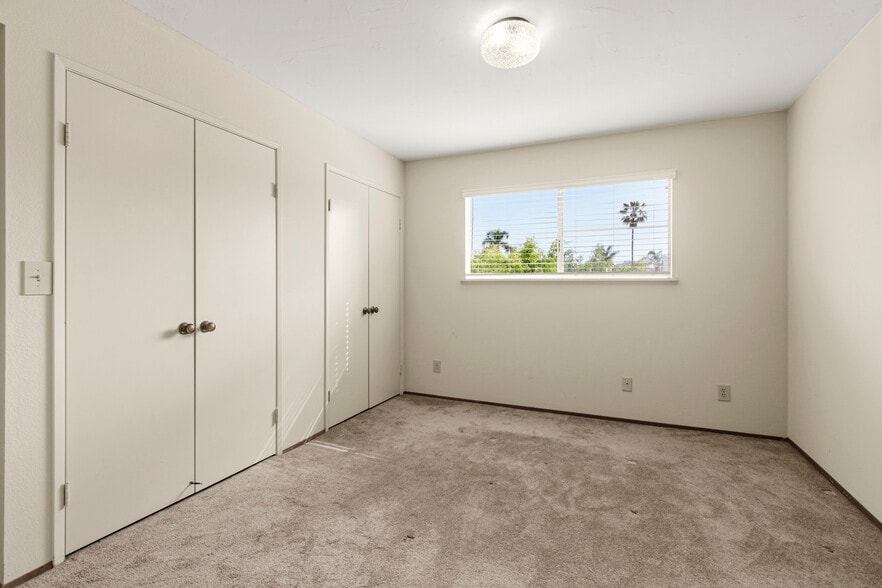 More Photos Of 4069 Goldfinch St, San Diego Apartments For Sale