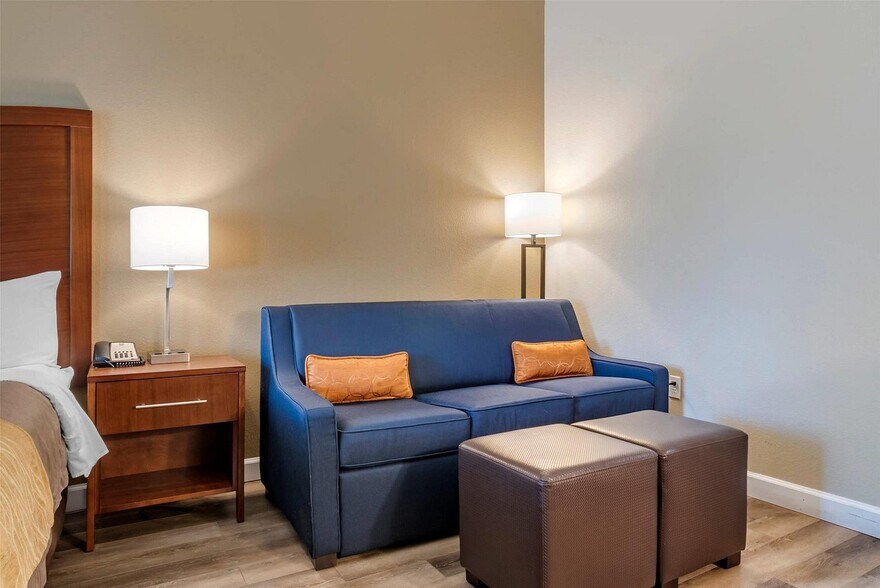 More Photos Of 137 Miracle Strip Pky SW, Fort Walton Beach Hotel For Sale