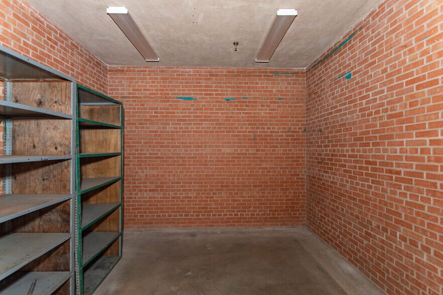 More Photos Of 2200 5th St, Wichita Falls Warehouse For Sale