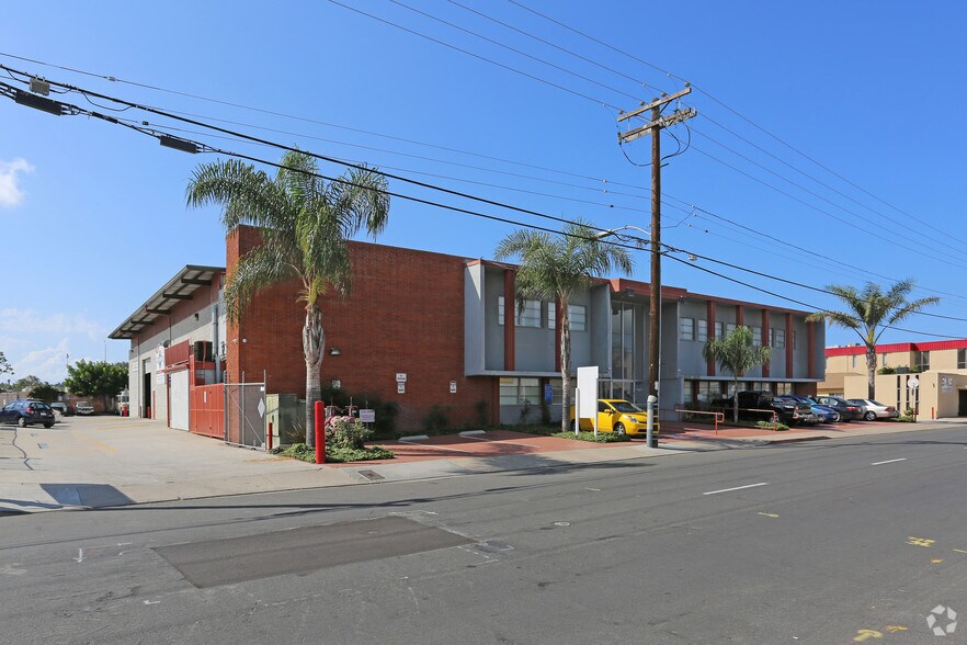 More Photos Of 3467-3479 Kurtz St, San Diego Warehouse For Lease