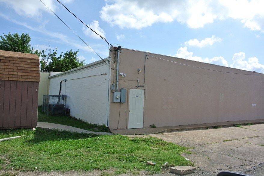 More Photos Of 801 N 8th St, Killeen Freestanding For Lease